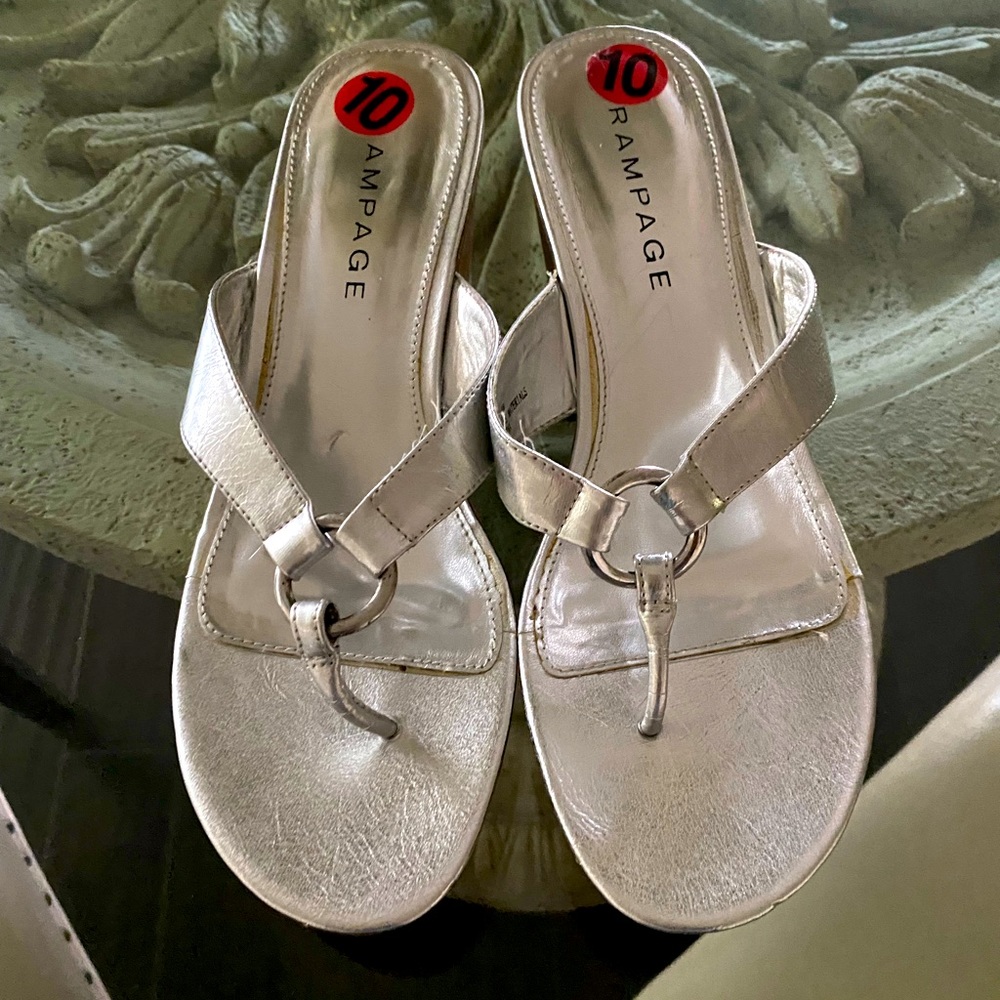 NWOB Rampage Silver Sandals with a Corkscrew Platform